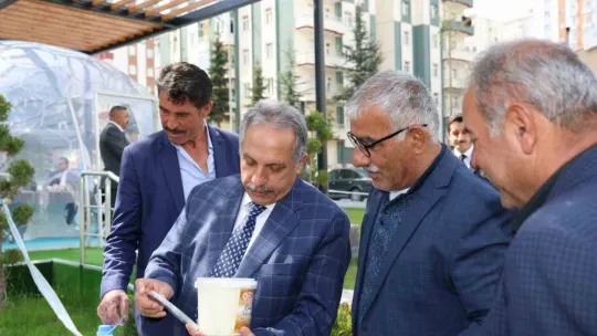 Başkan Yalçın'a sürpriz hediye