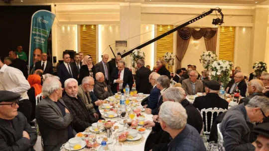 Başkan Yalçın'a Çerkeslerden büyük ilgi