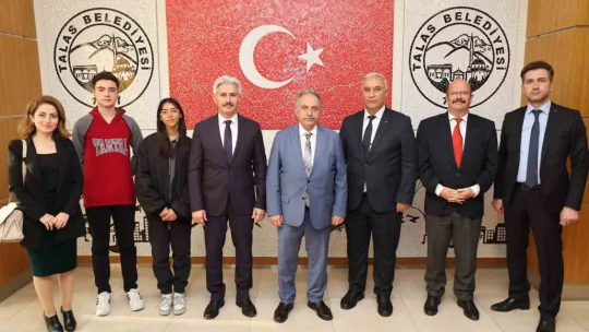 Başkan Yalçın'a Öğretmenler Günü'nde anlamlı ziyaret