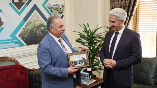 Başkan Yalçın'a Öğretmenler Günü'nde anlamlı ziyaret
