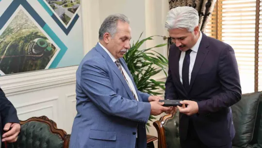 Başkan Yalçın'a Öğretmenler Günü'nde anlamlı ziyaret