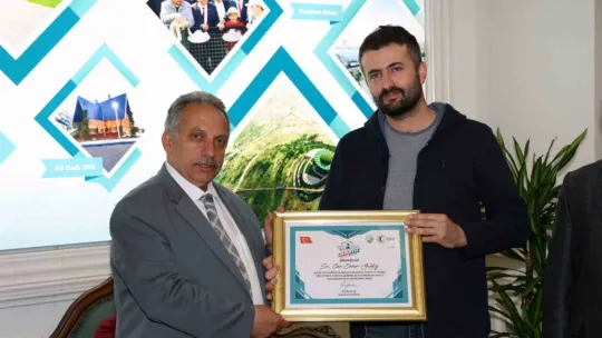 Başkan Yalçın'dan TEKNOFEST öğrencilerine ödül