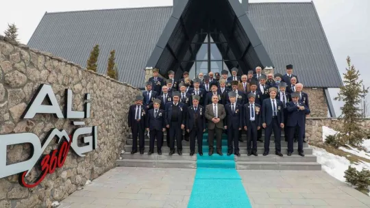 Başkan Yalçın gazilerle bir araya geldi