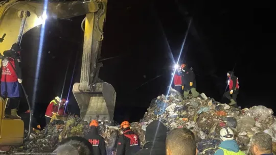 Belediye işçisi çöplükte kayboldu, arama çalışmaları başladı