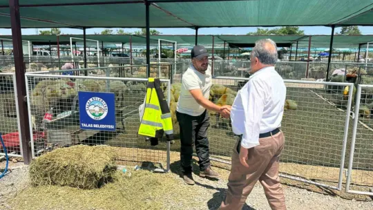 Besicilerden Başkan Yalçın'a hayvan pazarı teşekkürü