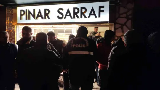Boğazından bıçaklanan sarraf, 110 günlük yaşam mücadelesini kaybetti