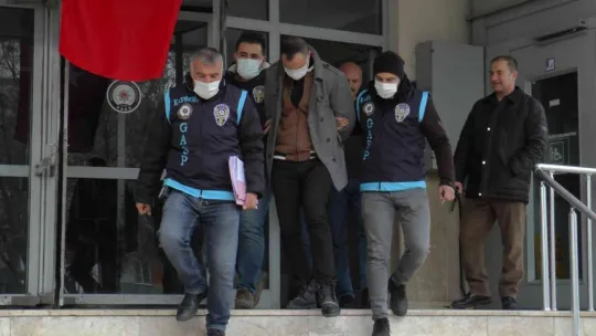 Boğazından bıçaklanan sarraf, 110 günlük yaşam mücadelesini kaybetti