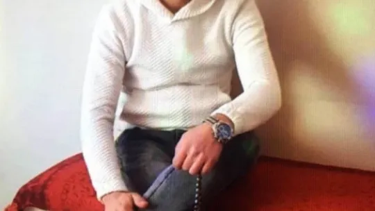 Boğazını keserek öldürdükleri şahsı yakan sanıkların yargılanmasına başlandı