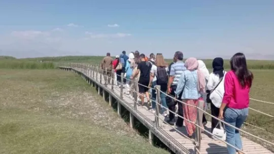 Bosnalı öğrenciler Sultan Sazlığı Milli Parkı'nı gezdi