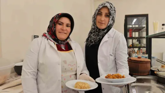 Bu lokantada sadece kadınlar çalışıyor