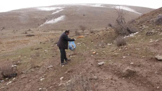 Bünyan Belediyesi hayvanlar için doğaya yem bıraktı