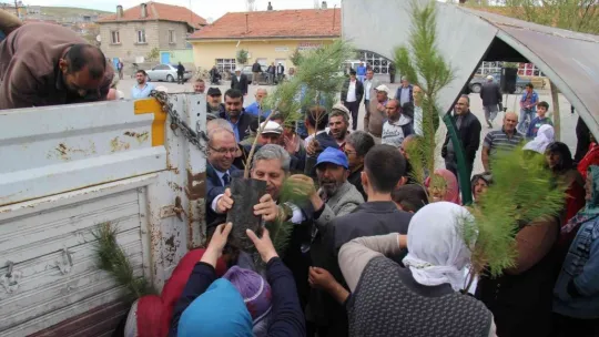 Bünyan'da fidan dağıtımı yapıldı