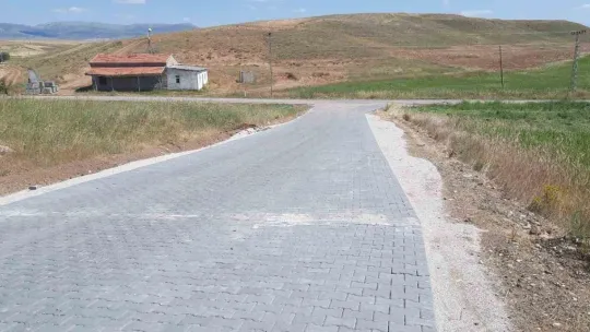 Bünyan'da Kilit Parke Yol Yapım Çalışmaları Devam Ediyor