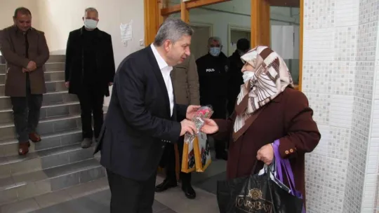Bünyan protokolünden şehit annelerine ziyaret