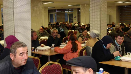 Büyükkılıç: 'Hem Kayseri'de hem de Kahramanmaraş'ta iftar sofralarımıza buluşuyoruz'