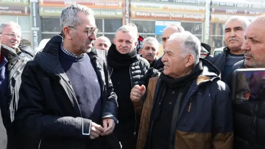 Büyükkılıç: 'Kayseri Büyükşehir, deprem bölgesinde temizlik çalışmalarına devam ediyor'