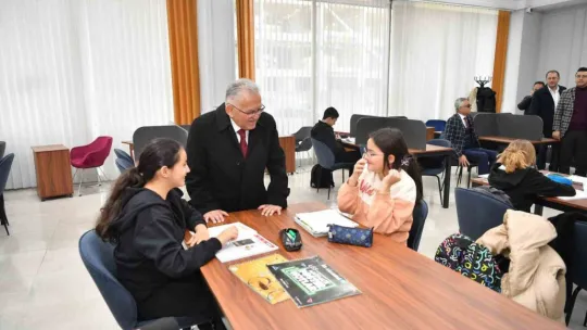Büyükkılıç: 'Kütüphanelerimizle hem bugünümüzü hem de yarınlarımızı ihya ediyoruz'