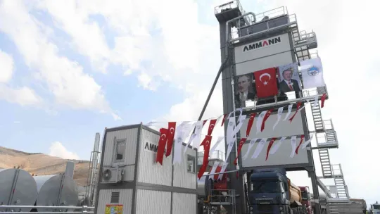 Büyükkılıç, asfalt plenti tanıtım programına katıldı