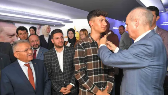 Büyükkılıç, Kurtulmuş ile birlikte AK Parti İl Teşkilatıyla buluştu