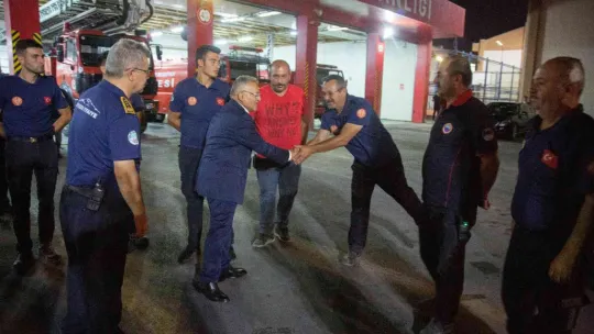 Büyükkılıç, Mersin'de fedakarca görev yapan itfaiye erlerini karşıladı