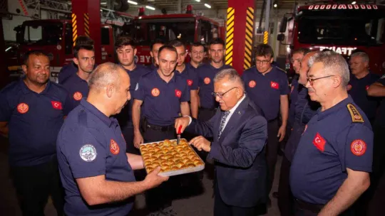 Büyükkılıç, Mersin'de fedakarca görev yapan itfaiye erlerini karşıladı