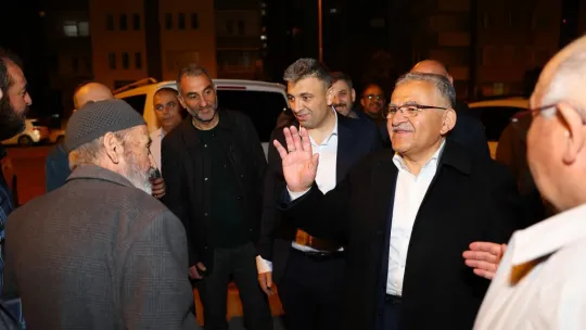 Büyükkılıç, Ramazan'ın huzurunu vatandaşla yaşıyor