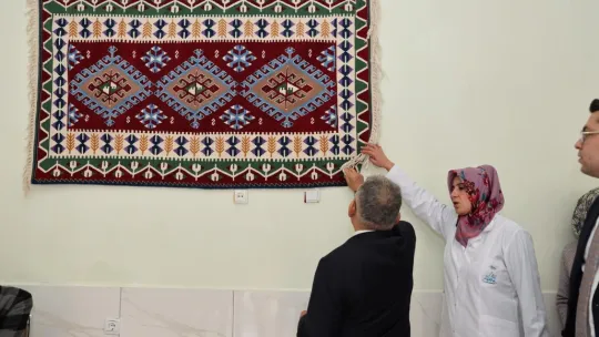 Büyükkılıç, Sarız'da Kadın Kooperatifi'ni ve esnafları ziyaret etti