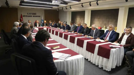 Büyükkılıç'tan 16 ilçe belediye başkanı ile 'doğal gaz' toplantısı