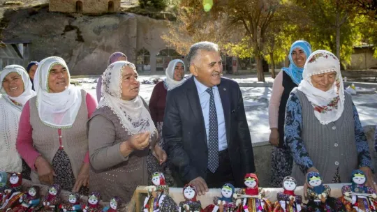 Büyükkılıç'tan 16 ilçeye 3 yılda 200 kez ziyaret