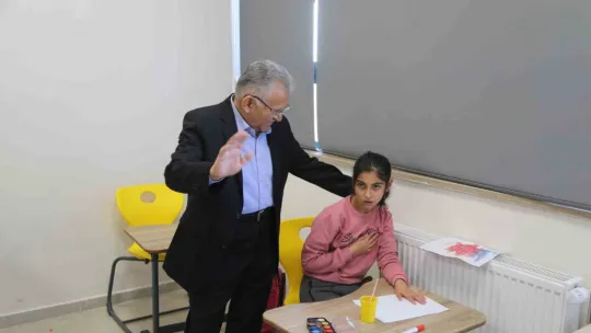 Büyükkılıç'tan öğrencilere ziyaret