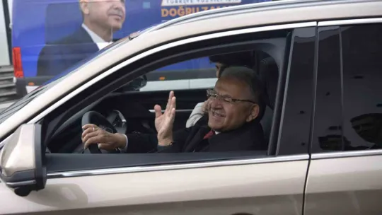 Büyükkılıç Togg'la Şehir Turu Attı