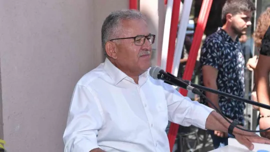 Büyükkılıç, Uluslararası Satranç Turnuvası'nda miniklerin heyecanına ortak oldu