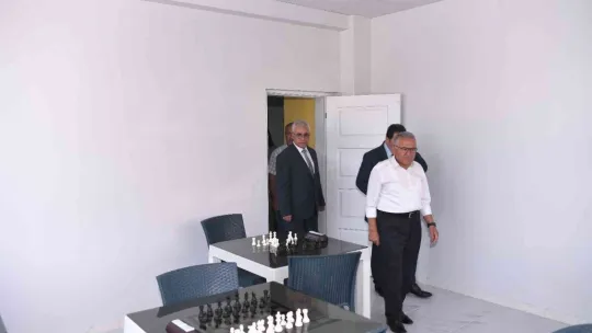 Büyükkılıç, Uluslararası Satranç Turnuvası'nda miniklerin heyecanına ortak oldu
