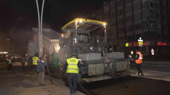 Büyükşehir, ana arterdeki yol genişletme ve şerit düzenleme çalışmalarını tamamladı