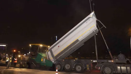 Büyükşehir, ana arterdeki yol genişletme ve şerit düzenleme çalışmalarını tamamladı