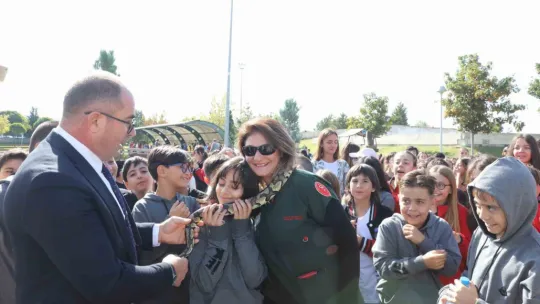 Büyükşehir, çocuklara hayvan sevgisini aşıladı