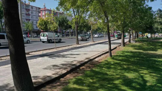 Büyükşehir'den bisiklet ve yaya yolu çalışması