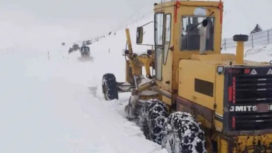 Büyükşehir'den en ücra bölgelerde bile karla mücadele çalışması