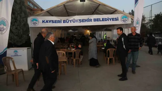 Büyükşehir'den gıdadan giyime, barınmadan altyapıya kadar deprem bölgelerine güçlü destek