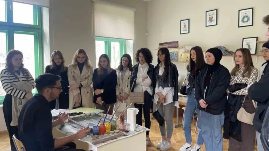 Büyükşehir'den kardeş şehir Mostar'da öğrencilere Ebru atölye çalışması