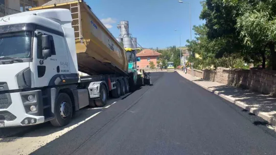 Sarıoğlan'a 7 bin ton asfalt serildi