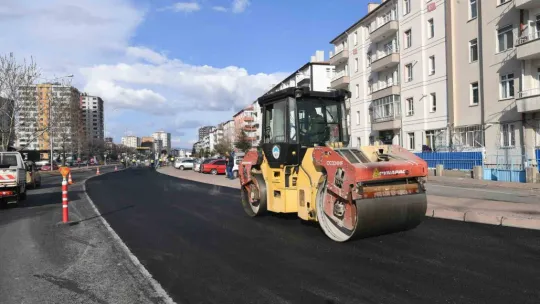 Ziya Gökalp Mahallesi'ne 3.3 milyon TL'lik sıcak asfalt yatırımı