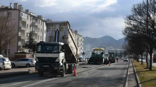Ziya Gökalp Mahallesi'ne 3.3 milyon TL'lik sıcak asfalt yatırımı