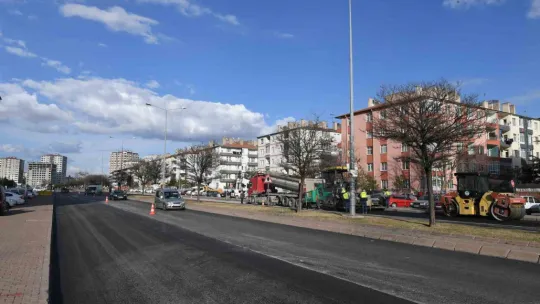 Ziya Gökalp Mahallesi'ne 3.3 milyon TL'lik sıcak asfalt yatırımı