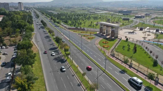 Millet Bahçesine giden Talas Yolu'nda yeni düzenleme