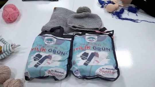Büyükşehir'in 'Çocuklarımıza İyilik Örün' projesi, yürekleri ısıtmaya devam ediyor