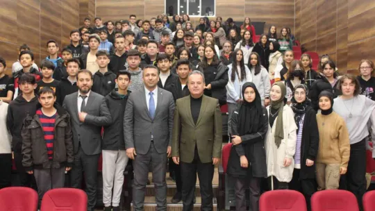 'Değer Gençlik' seminerinin konuğu Kaymakam Karacan oldu