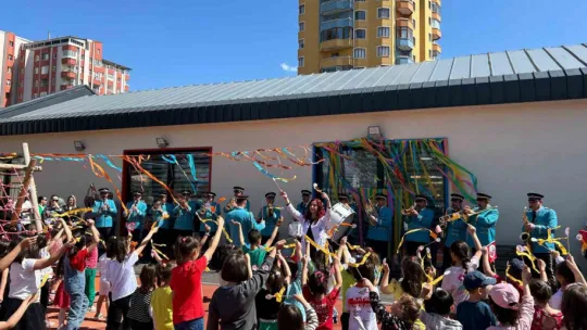 Çocuk Kütüphanesi'nde '23 Nisan' coşkusu