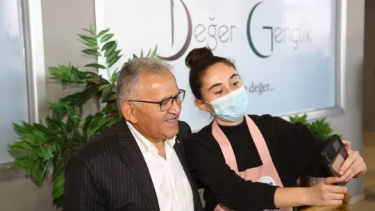 Büyükşehir'in Değer Gençlik Projesi'nde yeni dönem kurs kayıtları sürüyor