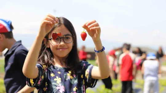 Büyükşehir'in Doğal Ürünler Bahçesi, minikleri ağırladı